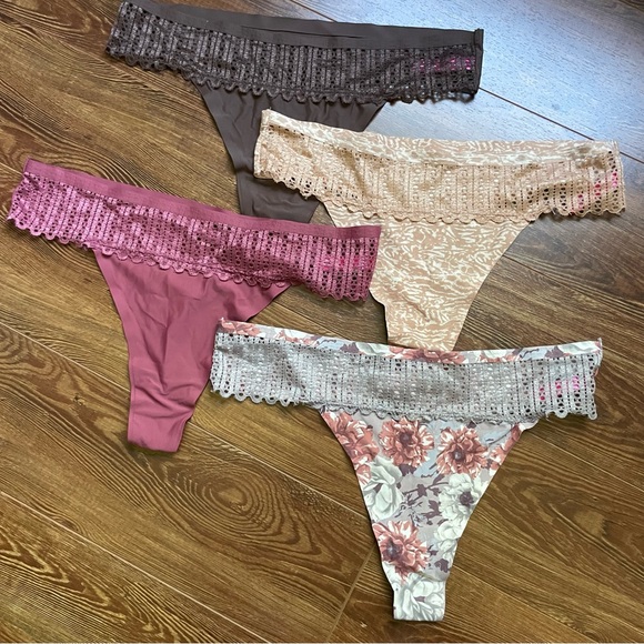 Vince Camuto women’s thongs size small, soft stretchy - Picture 2 of 5